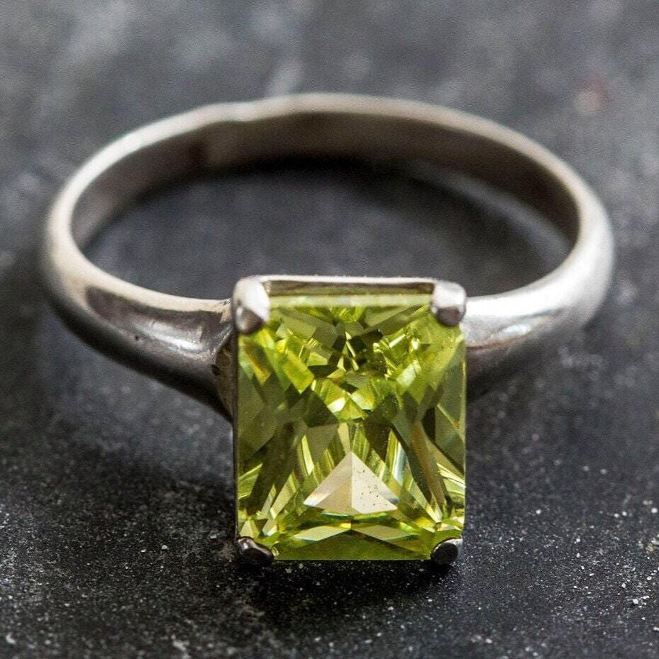 Green Diamond Ring, Lime Green Ring, Solitaire Ring, Green Rectangle Ring, Promise Ring, Statement Ring, Vintage Ring, Solid Silver Ring
