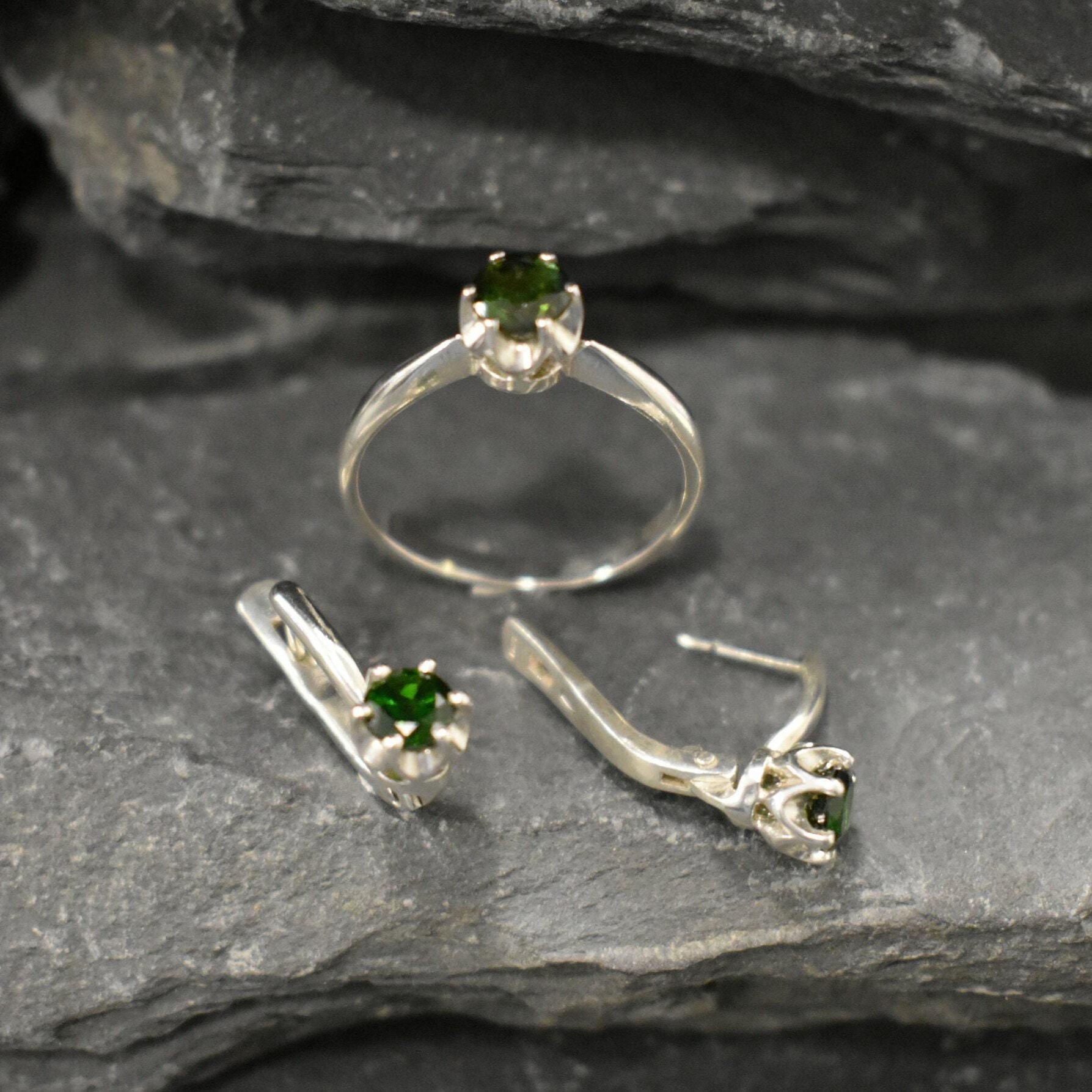 Green Tourmaline Ring, Solitaire Ring, Promise Ring, Tourmaline Ring, Dainty Green Ring, Engagement Ring, Green Ring, Sterling Silver Ring