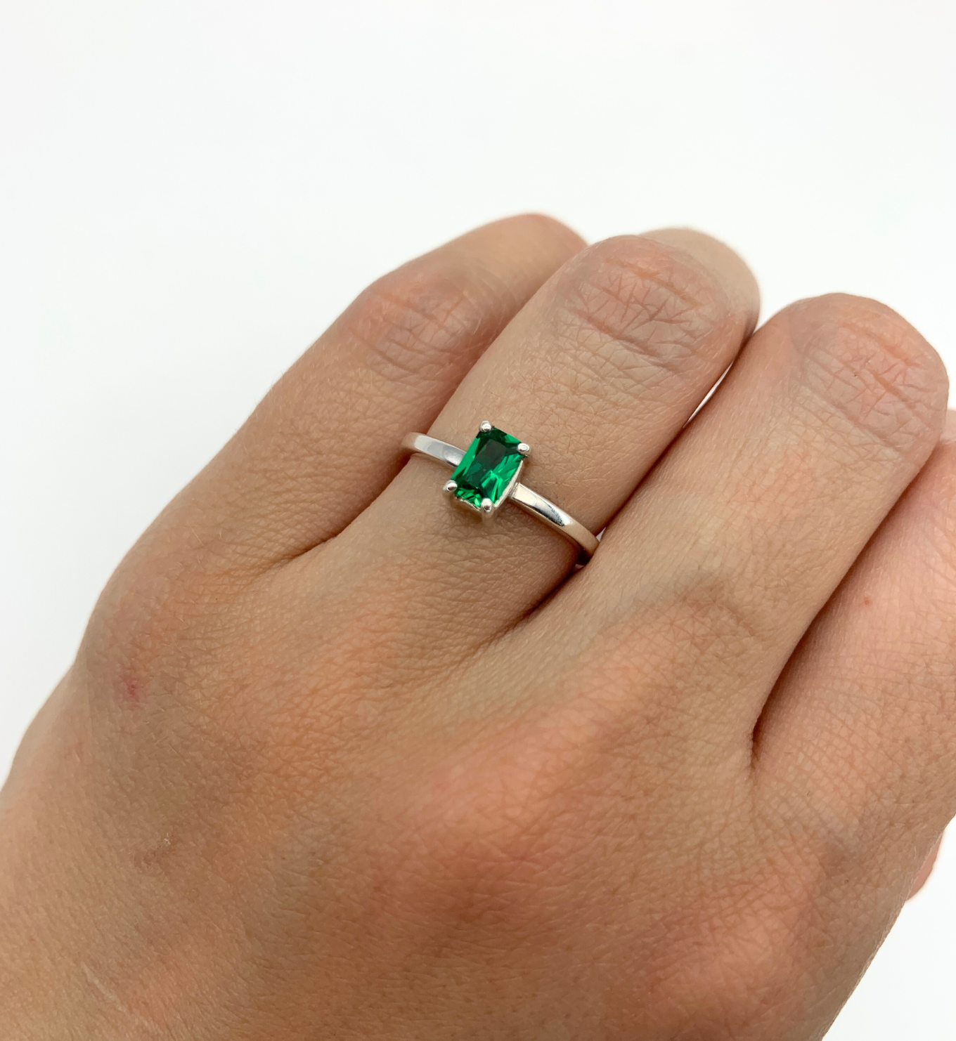 925 Sterling Silver ring with emerald may birthstone in baguette cut and prong setting. Solitaire ring ideal for gift ideas, and stacking rings. Encourages growth, harmony, and deep emotional healing.
For love, renewal, wisdom 