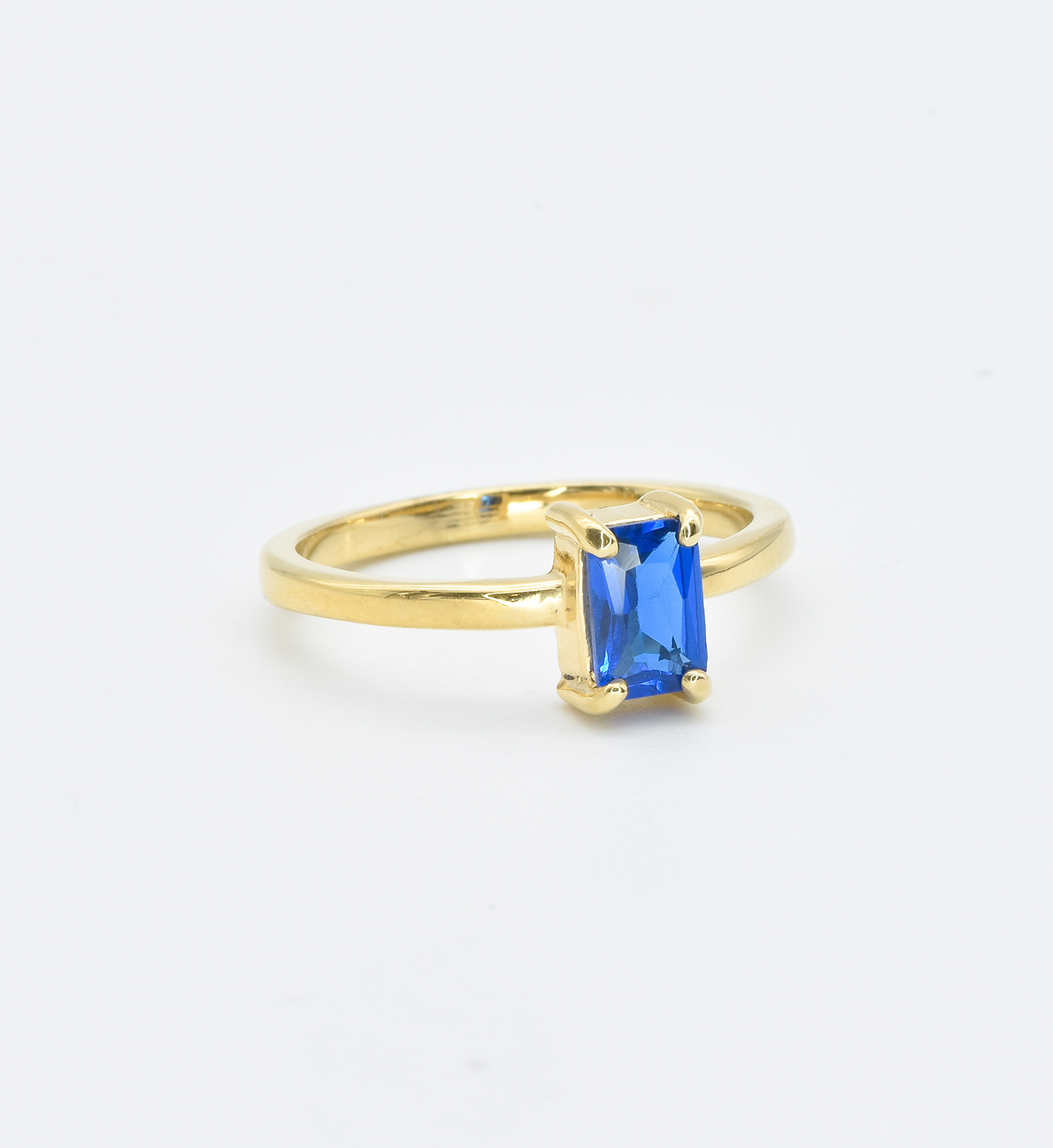 Solitaire Blue Sapphire Ring in baguette cut, set in gold vermeil over solid 925 sterling silver
