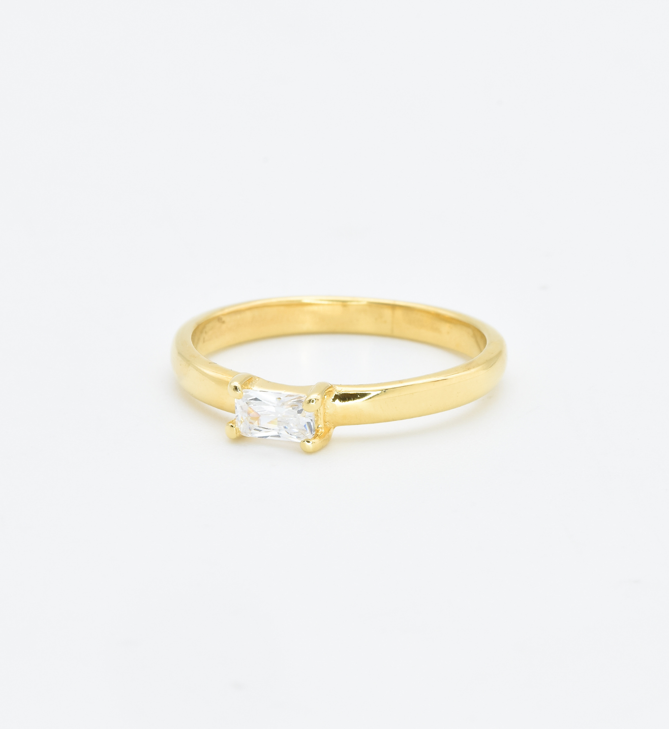 Solitaire Diamond Ring in 18k Gold Vermeil