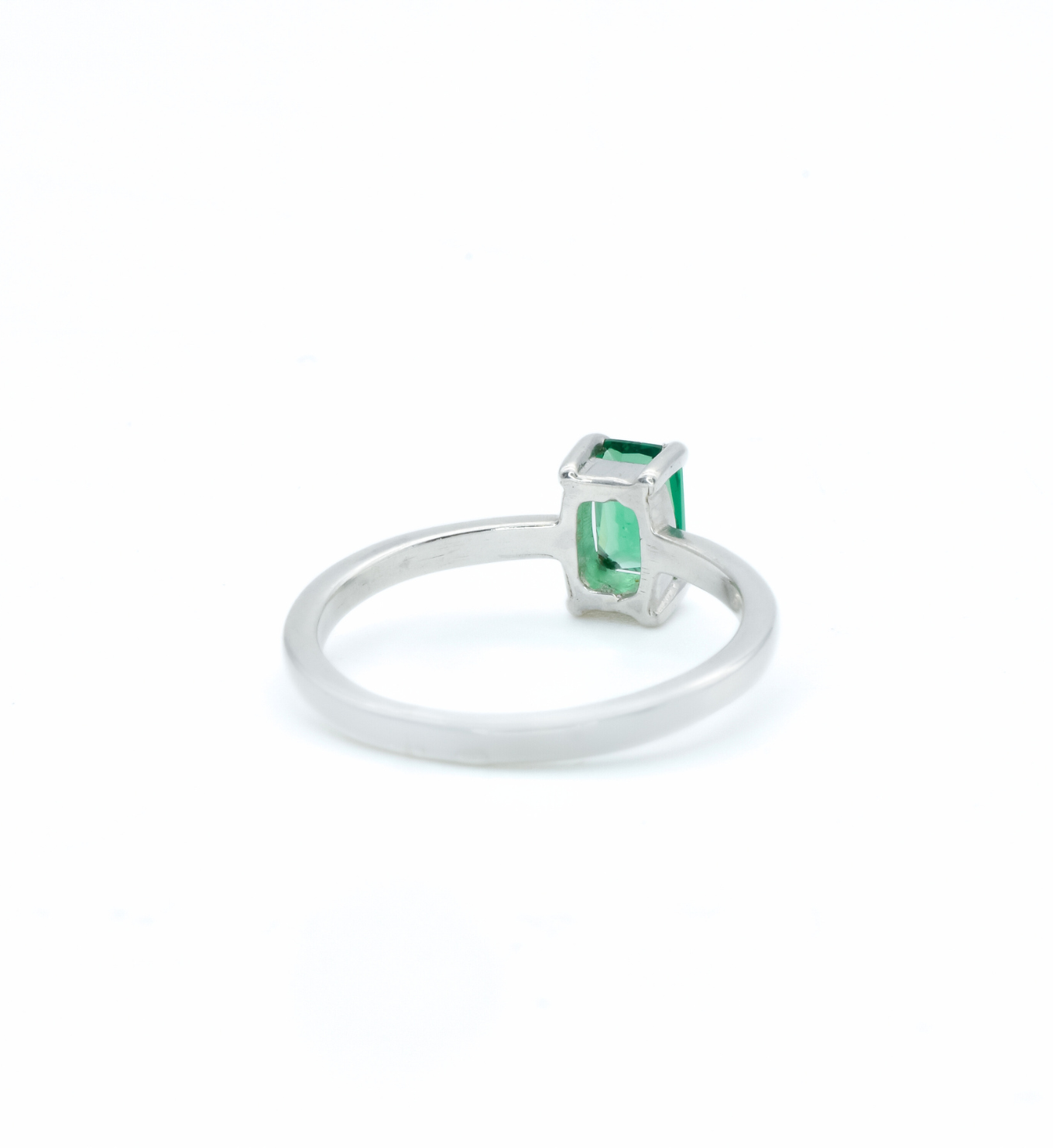 925 Sterling Silver ring with emerald may birthstone in baguette cut and prong setting. Green solitaire ring ideal for special occasions and personalized gift. Encourages growth, harmony, and deep emotional healing. For love, renewal, wisdom 